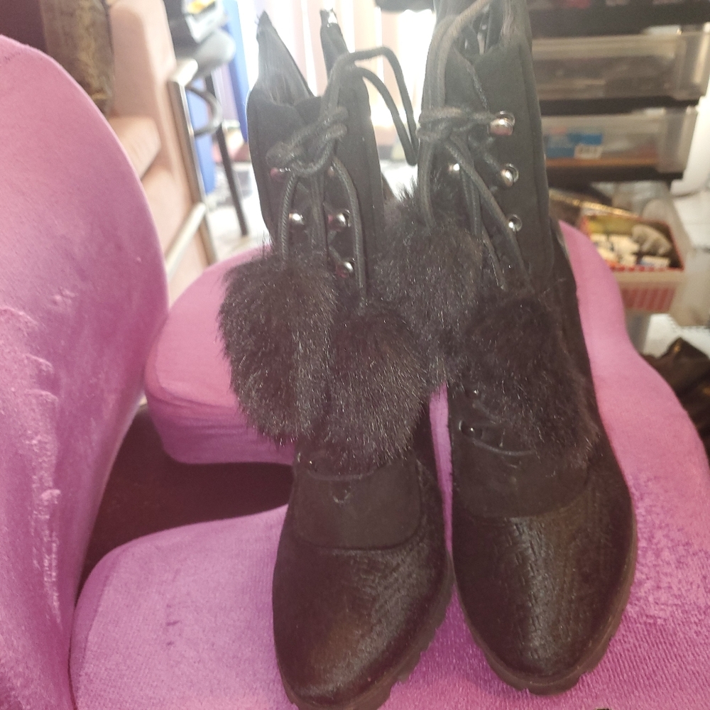 June Ambrose Fur Tassel Boots 9